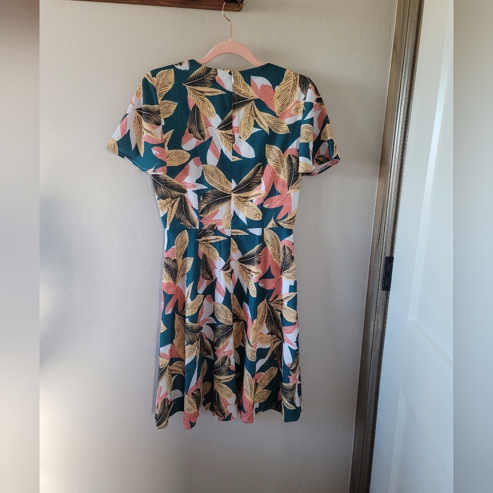 Liza Luxe Tropical Flutter Sleeve Dress - Picture 3 of 11